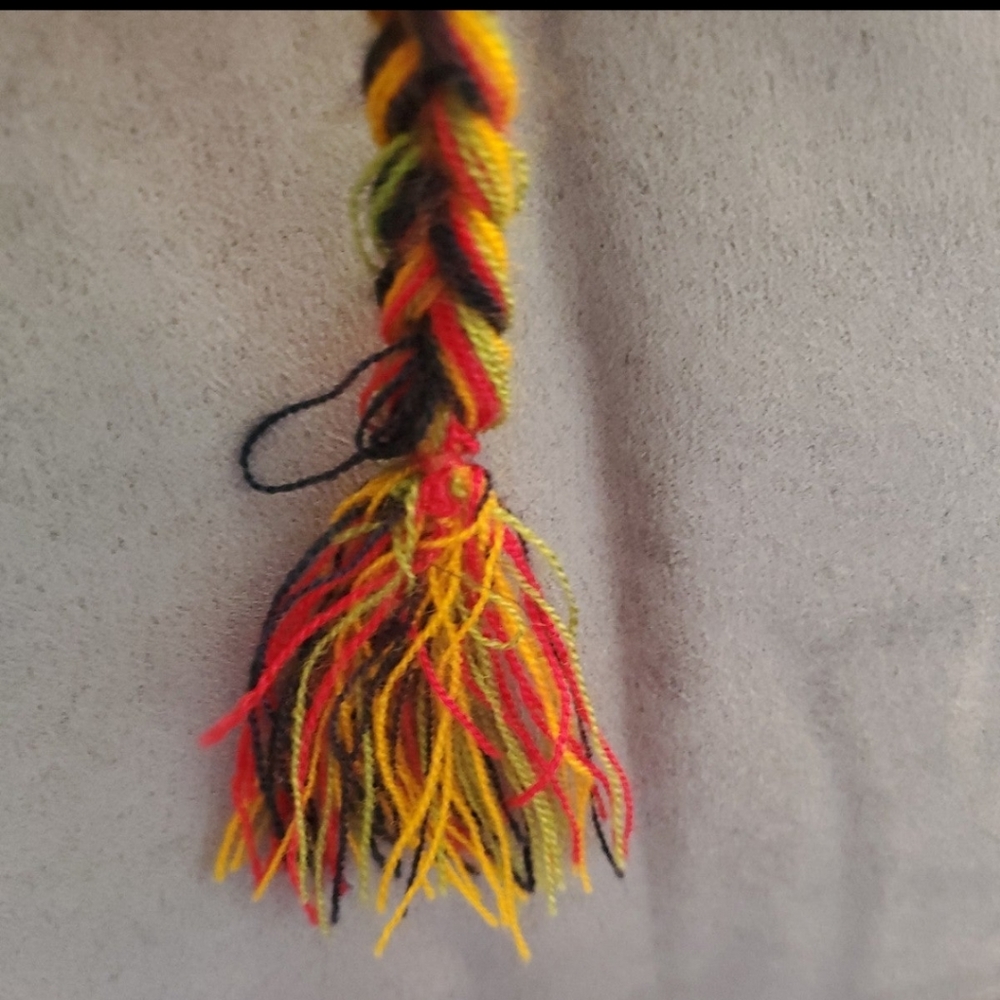 Handcrafted hat - Picture 11 of 12